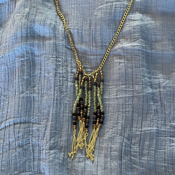 IZ Byer top with necklace - Picture 3 of 11